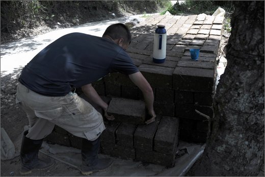 17-san calixto. preparazione mattoni in terra battuta.jpg