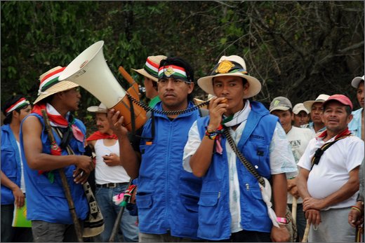065 - huila.  el hobo. quebrada el pescador. assemblea generale all'accampamento.jpg