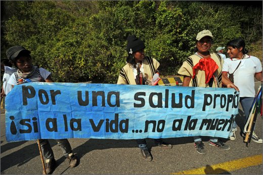 092 - huila.  el hobo. quebrada el pescador. blocco carreggiata.jpg