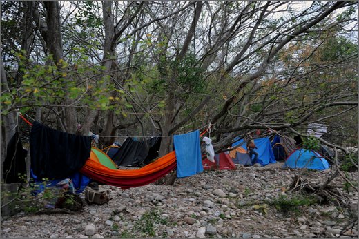 004 - huila. quebrada el pescador. accampamento..jpg