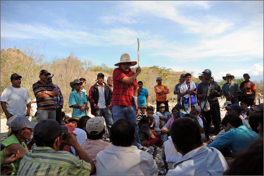 040 - huila. quebrada el pescador. riunione con miller dussan.jpg