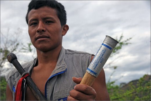 02 - huila. quebrada el pescador. indigeno che ha catturato esmad.jpg