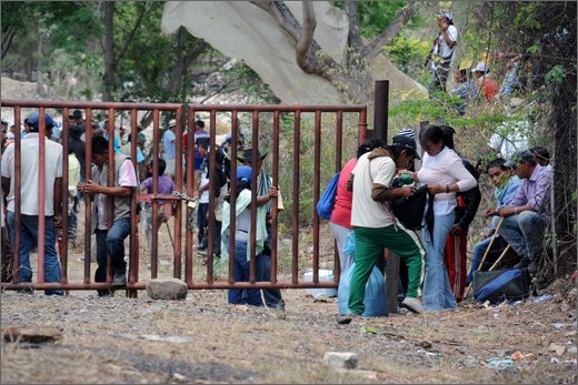 07 - huila. quebrada el pescador. accampamento della protesta.jpg