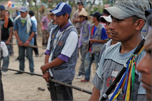 13 - huila. quebrada el pescador. accampamento della protesta. incontro movimento commissione ministeriale.jpg
